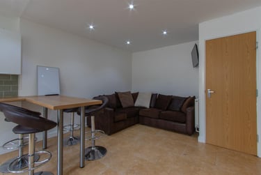 6 bed house, Crwys Place, Plasnewydd, Cardiff, CF244NS - Image 4